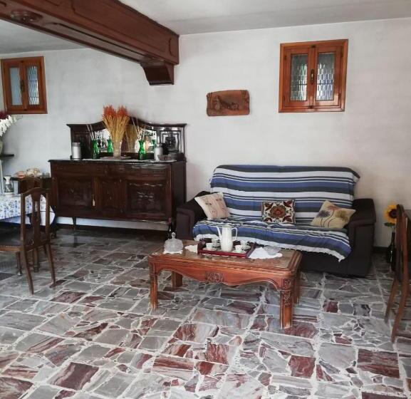 مبيت وإفطار La Casetta Di Pio