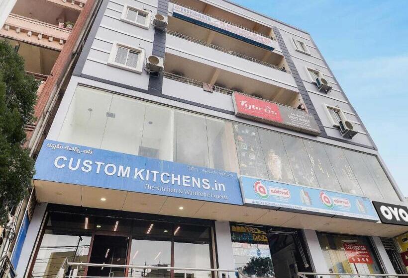 Collection O Hotel Sbr Luxury Rooms