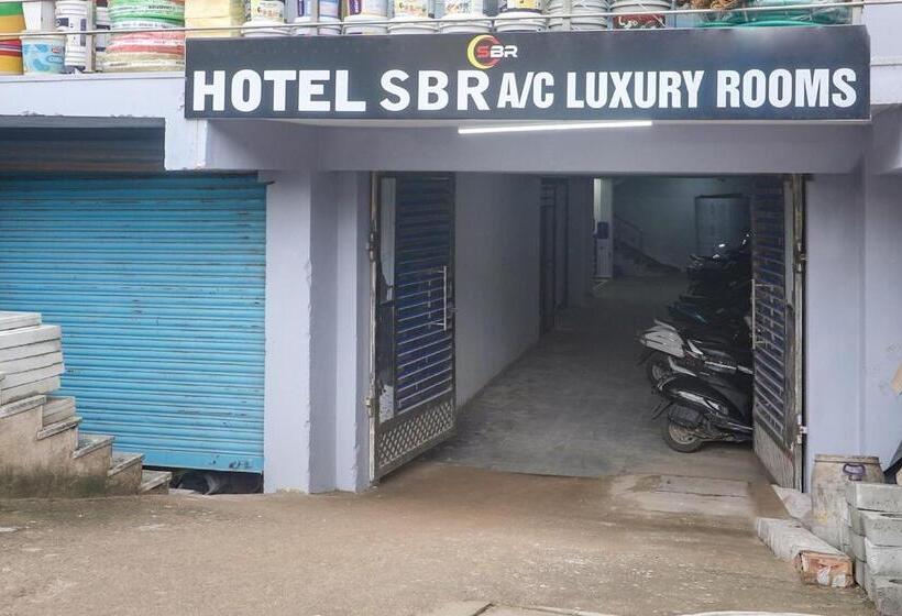 Collection O Hotel Sbr Luxury Rooms