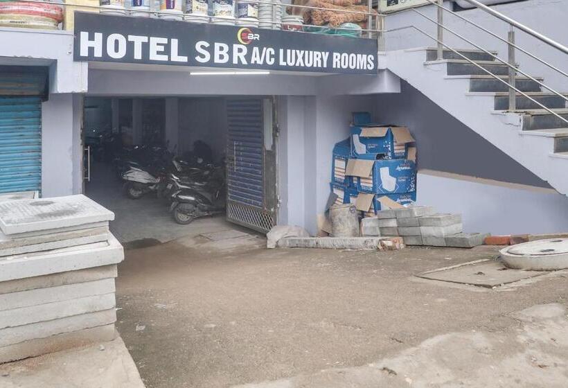 Collection O Hotel Sbr Luxury Rooms