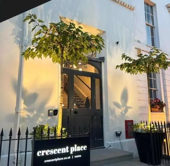 Crescent Place