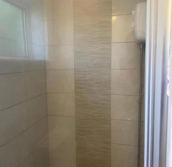 בית מלון כפרי Transformative Housing 6 Bedford