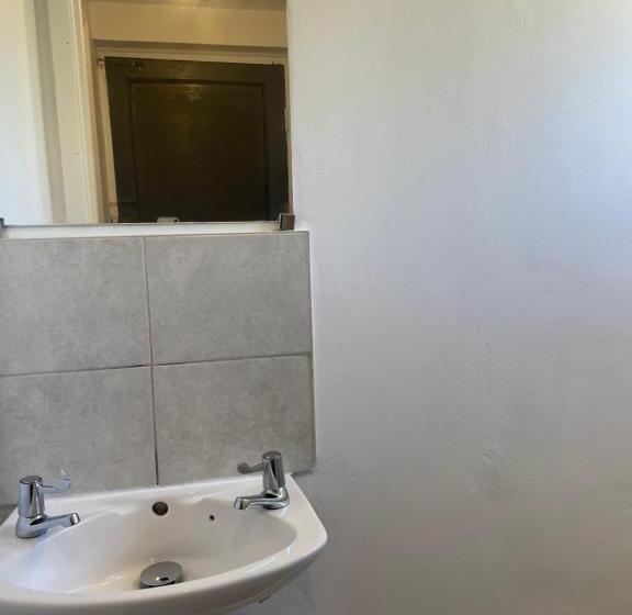 בית מלון כפרי Transformative Housing 6 Bedford