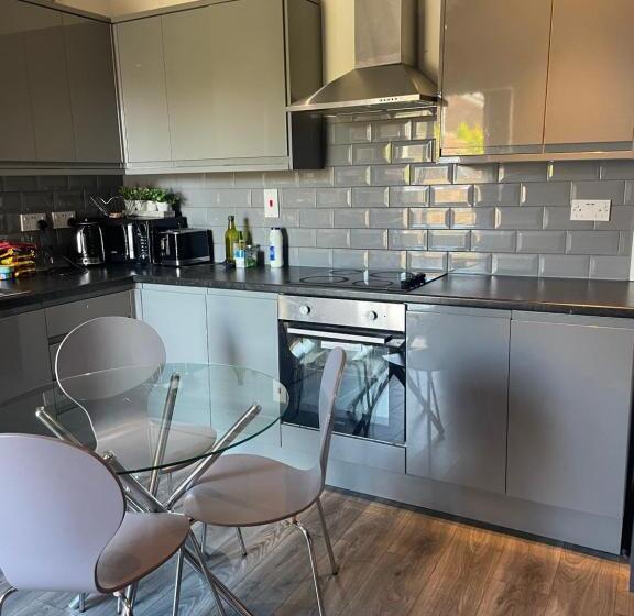 בית מלון כפרי Transformative Housing 6 Bedford