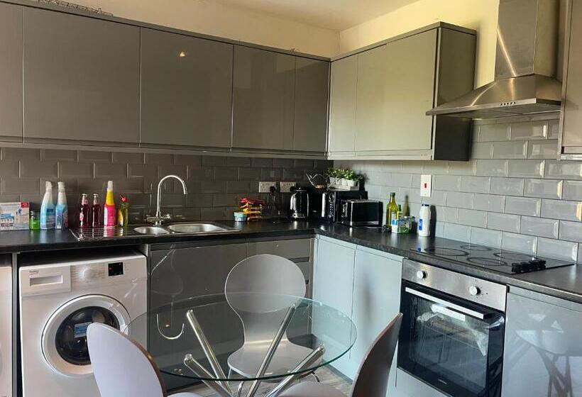 בית מלון כפרי Transformative Housing 6 Bedford