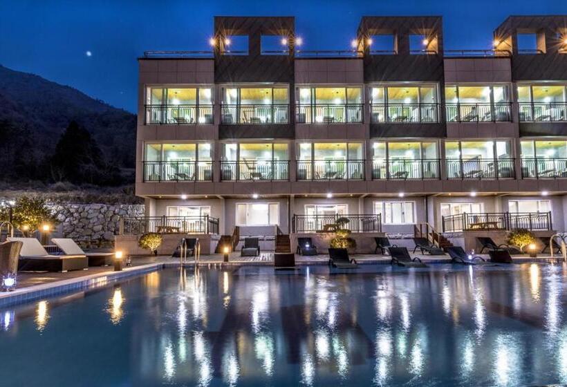 ホテル Aria Pension & Resort