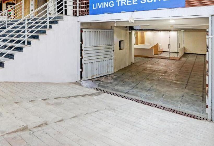 ホテル Collection O Living Tree Suites