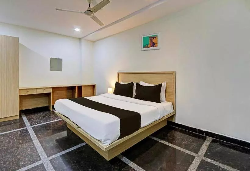ホテル Collection O Living Tree Suites