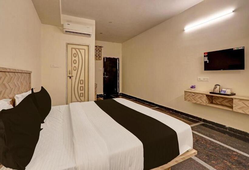 ホテル Collection O Living Tree Suites