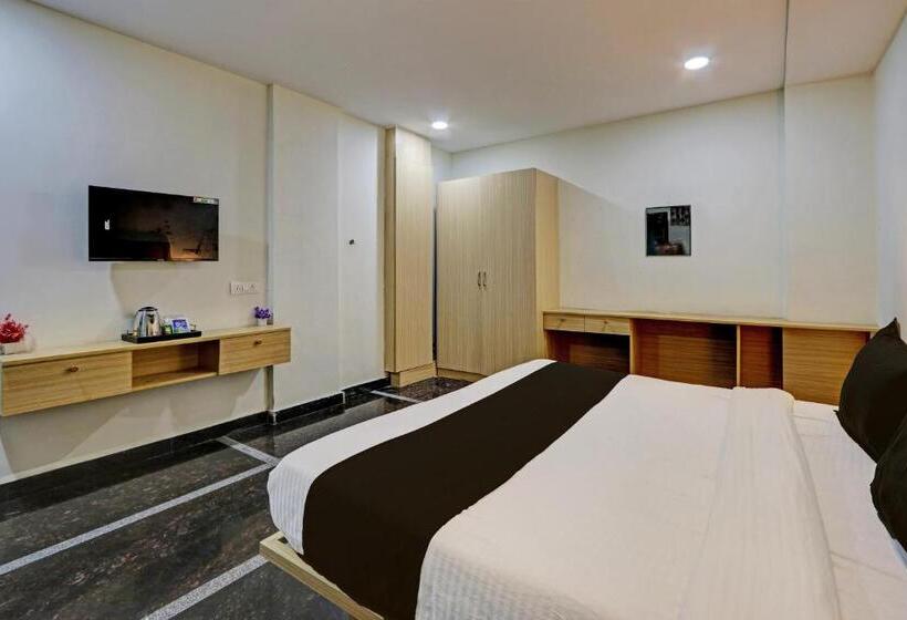 ホテル Collection O Living Tree Suites