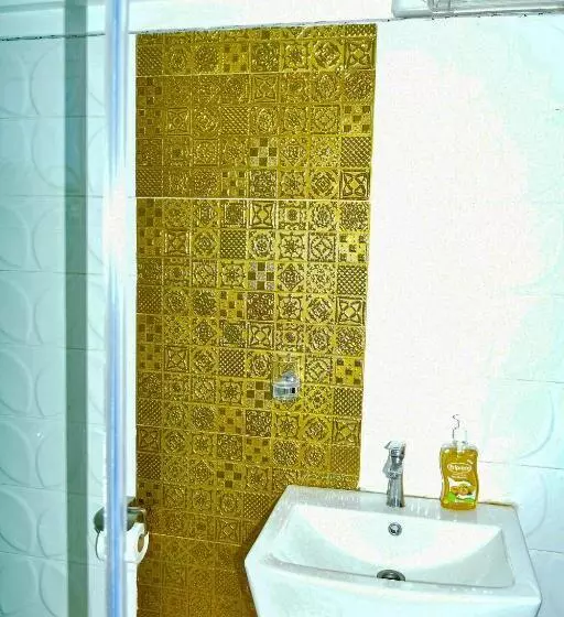 هتل The Mevrose Resort