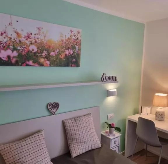 Lalunamia B&b And Holiday Apartment