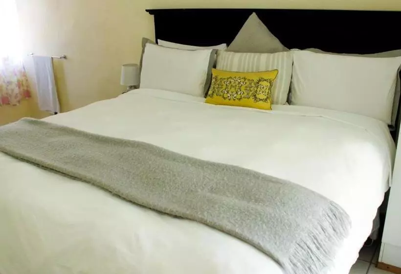 Majatalo Cozy Blue Guesthouse