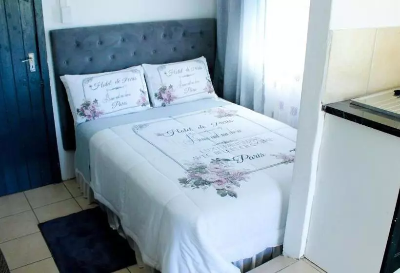 Majatalo Cozy Blue Guesthouse