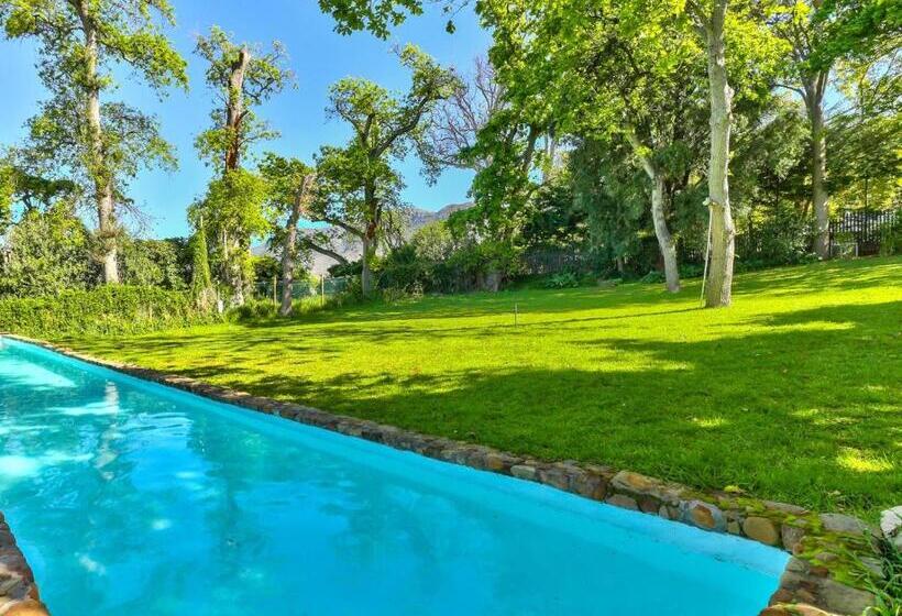 펜션 Devonport House   Constantia