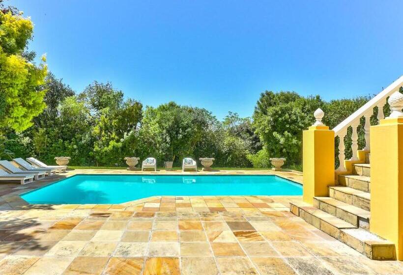 펜션 Devonport House   Constantia