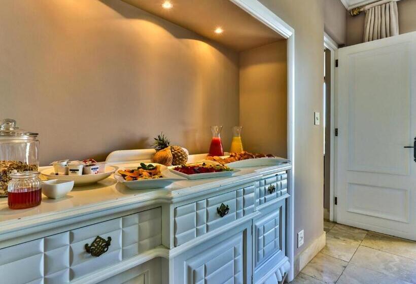 펜션 Devonport House   Constantia