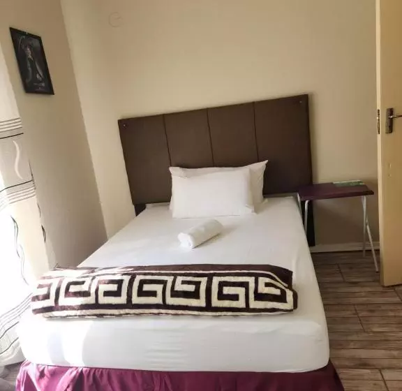 Majatalo Hunters Nest Guest House Mafikeng