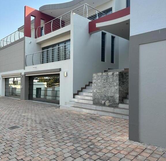 Majatalo Platinum Guesthouse Waterkloof