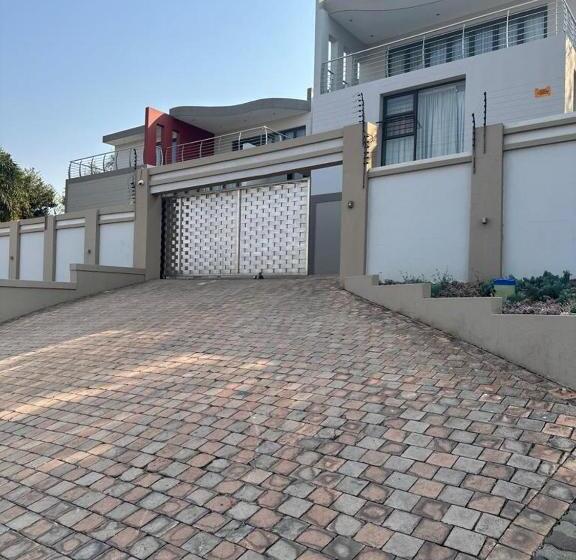 Majatalo Platinum Guesthouse Waterkloof