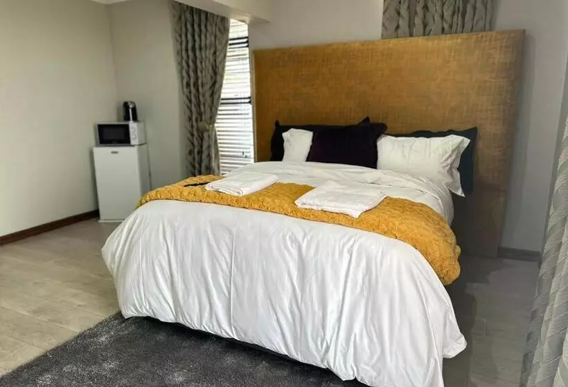 ペンション Platinum Guesthouse Waterkloof