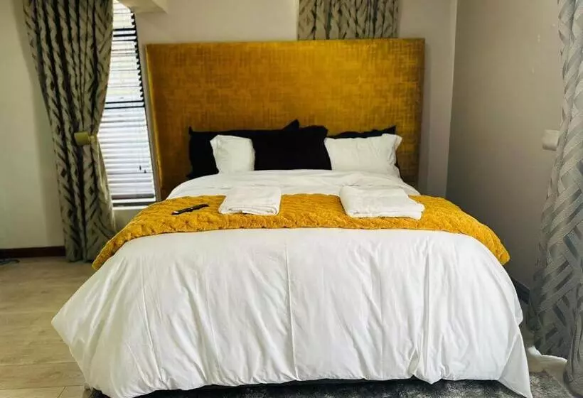 ペンション Platinum Guesthouse Waterkloof