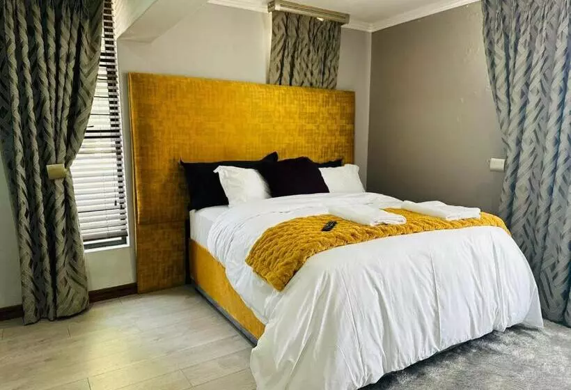 ペンション Platinum Guesthouse Waterkloof