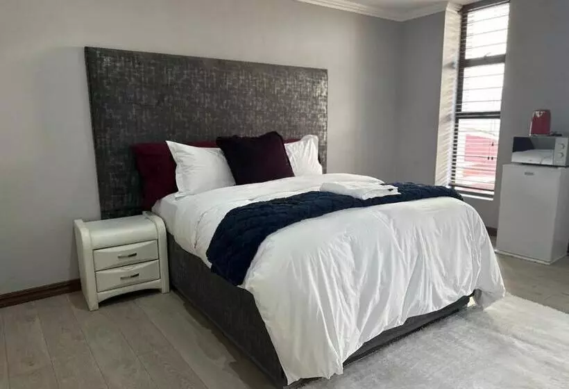 ペンション Platinum Guesthouse Waterkloof