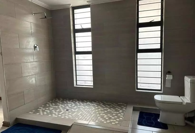 ペンション Platinum Guesthouse Waterkloof