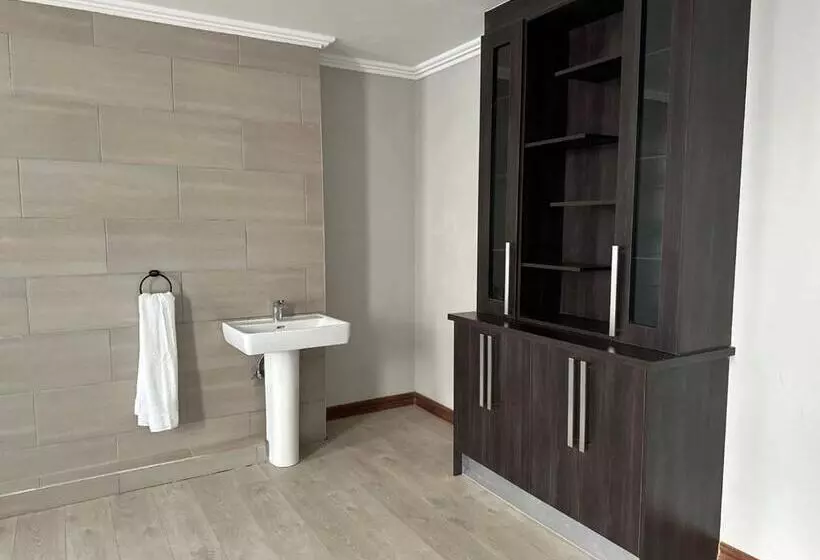ペンション Platinum Guesthouse Waterkloof