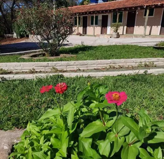 ユースホステル Pousada Cachoeira Do Campo
