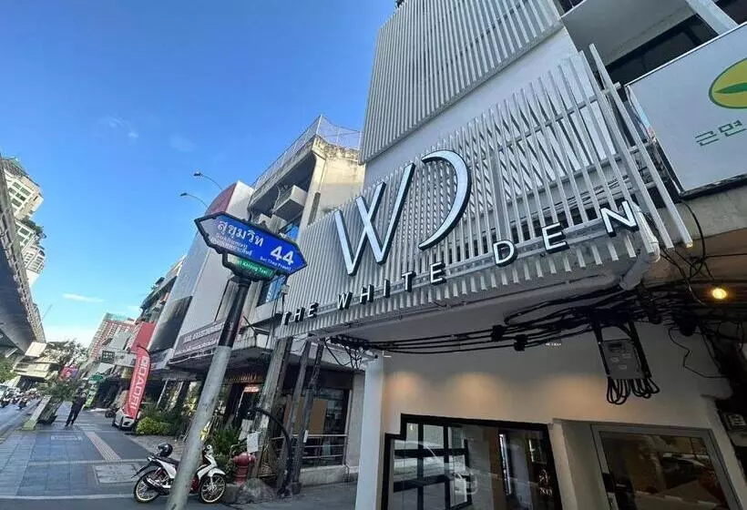 هاستل The White Den Sukhumvit 44