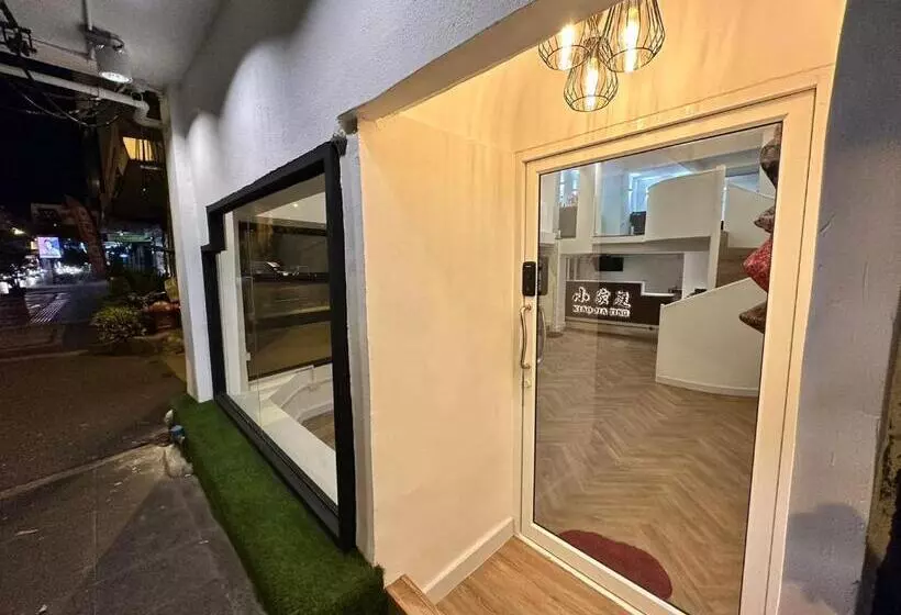 هاستل The White Den Sukhumvit 44