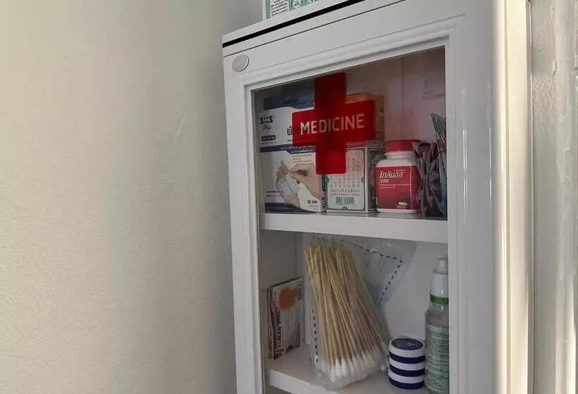 هاستل The White Den Sukhumvit 44