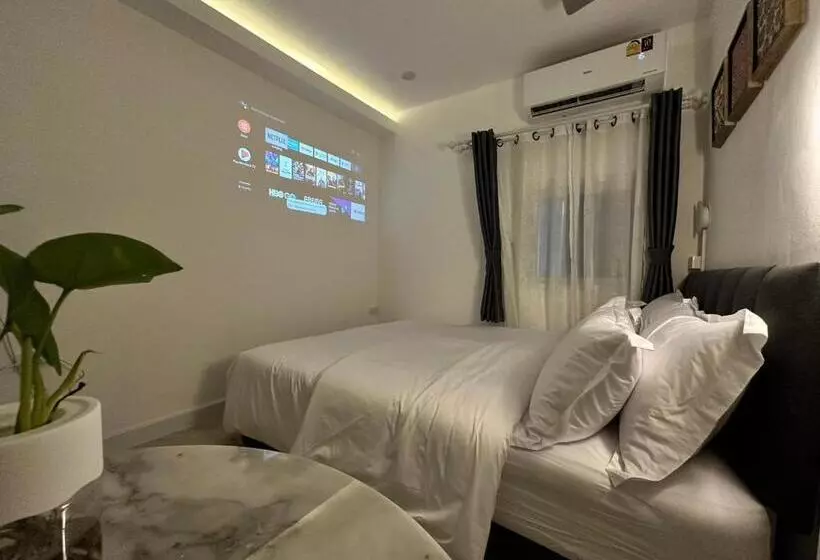 هاستل The White Den Sukhumvit 44