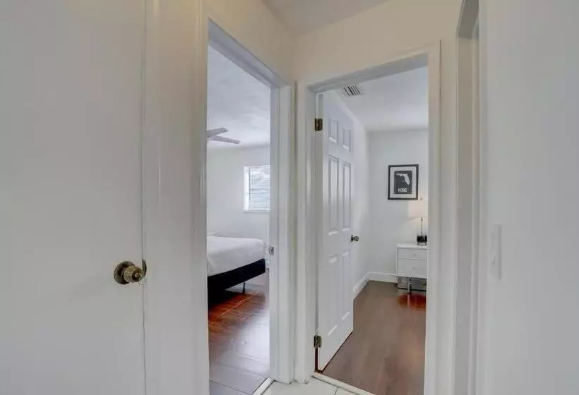 Aamiaismajoitus (B&B) Serenity Spot Cozy Home W Pool & Nature Views!