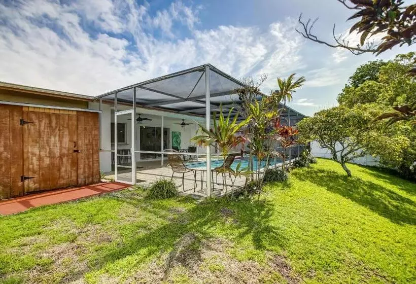 Aamiaismajoitus (B&B) Serenity Spot Cozy Home W Pool & Nature Views!