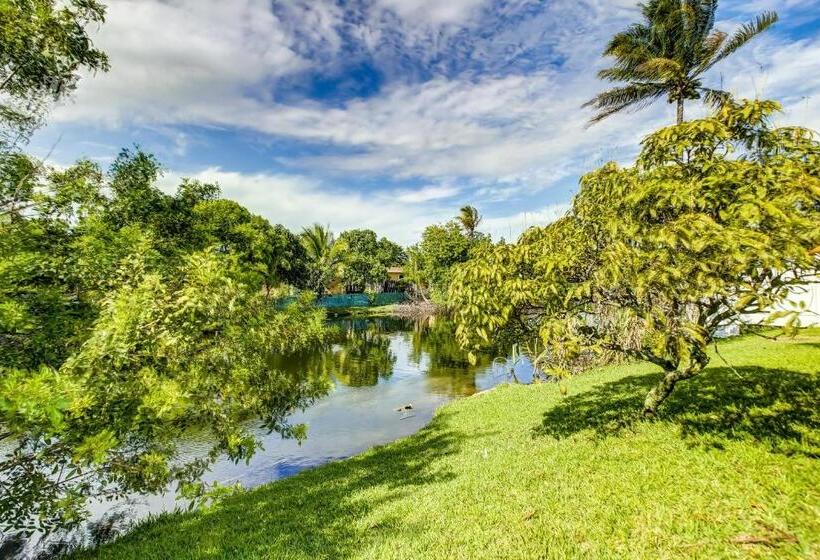 ベッドアンドブレックファースト Serenity Spot Cozy Home W Pool & Nature Views!