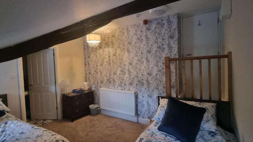 Bed and Breakfast The Plough Inn