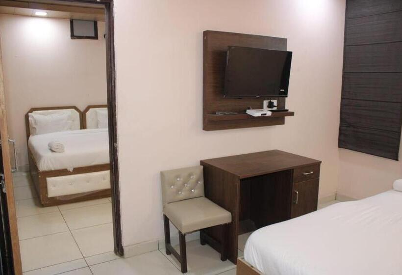 בית מלון כפרי Oyo Dream House