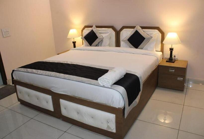 בית מלון כפרי Oyo Dream House