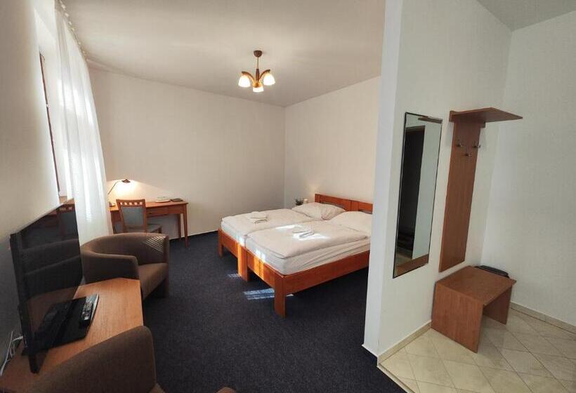 酒店 Smolenický Zámok