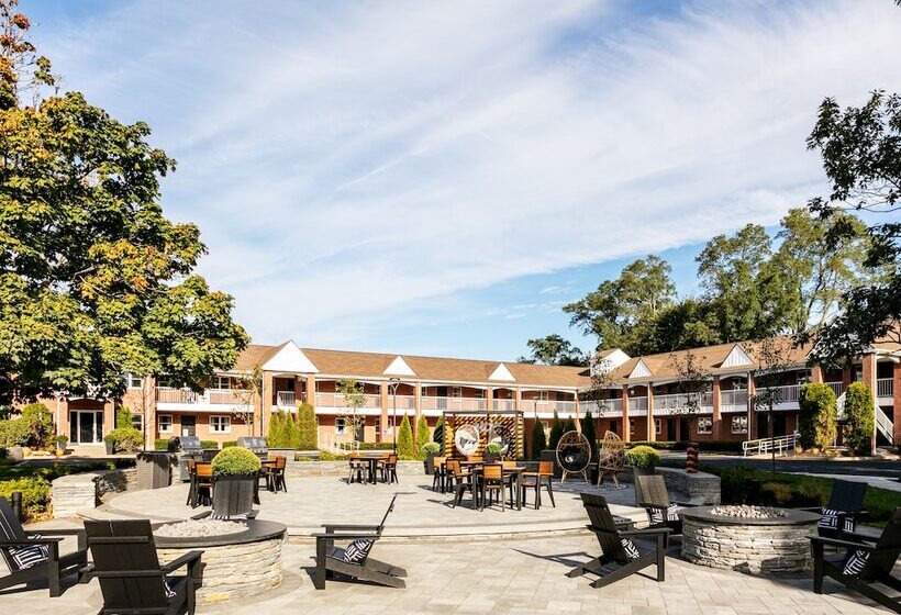 Отель The Cove At Salem