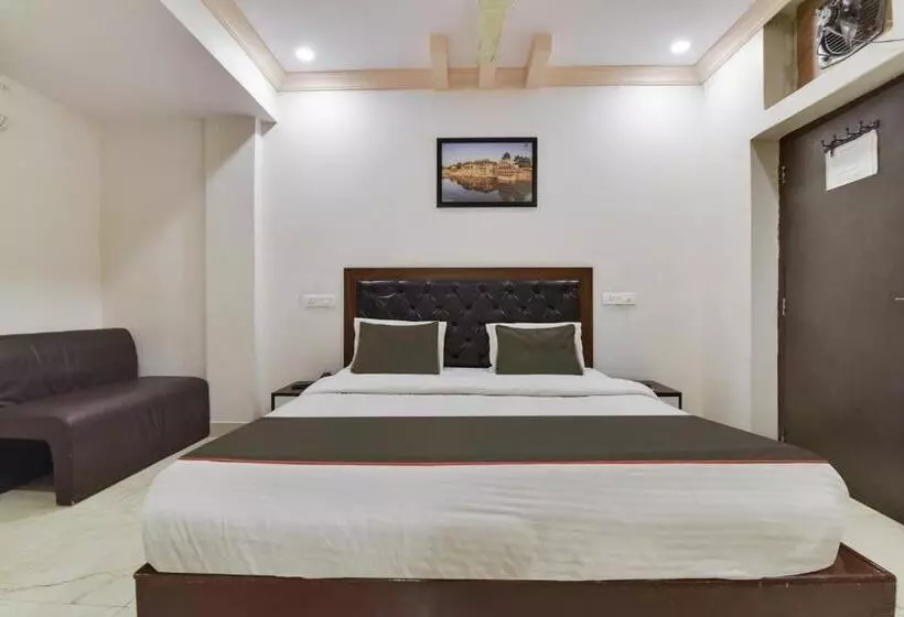 Oyo Flagship Hotel Ratnam Palace