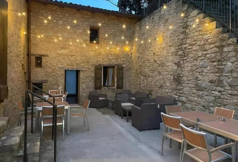 ペンション Borgo Dei Sassi Di Roccamalatina   Room And Breakfast