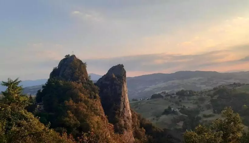 ペンション Borgo Dei Sassi Di Roccamalatina   Room And Breakfast