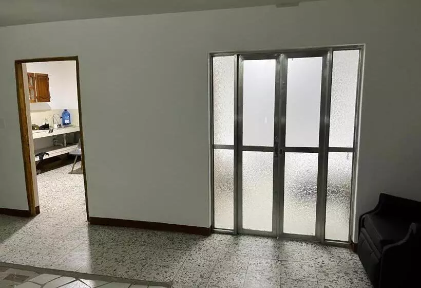 ペンション Casa Blanca Hostal