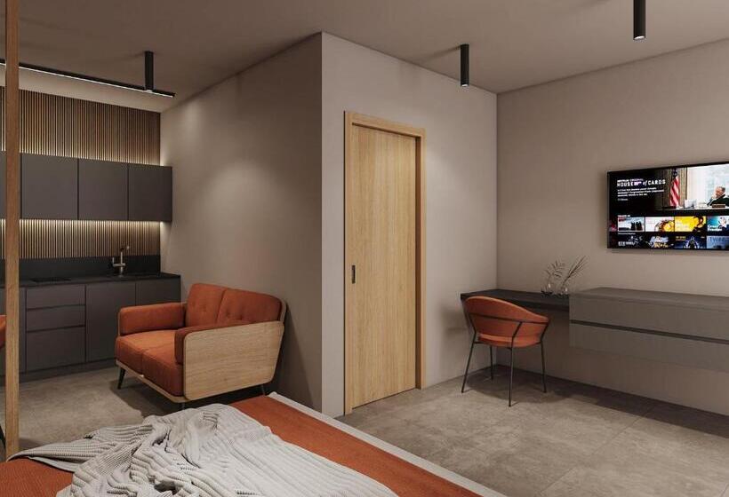 بنسيون La Pergola Suites