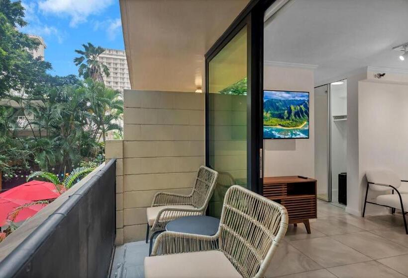 Spacious Design Studio 3 Mins From The Beach