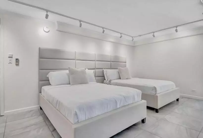 Spacious Design Studio 3 Mins From The Beach